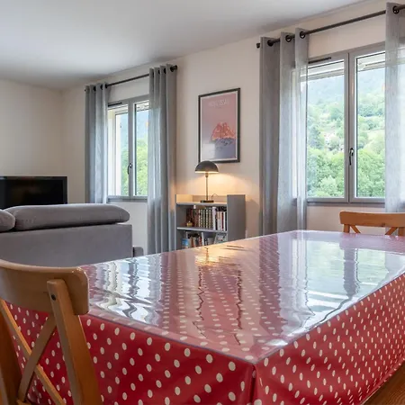 Holiday home Belle Maison Lanepla En Ossau Pres De Laruns Pour 10 Personnes *